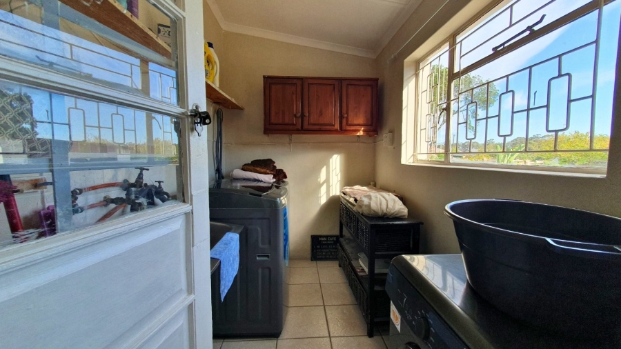 2 Bedroom Property for Sale in Albertinia Western Cape